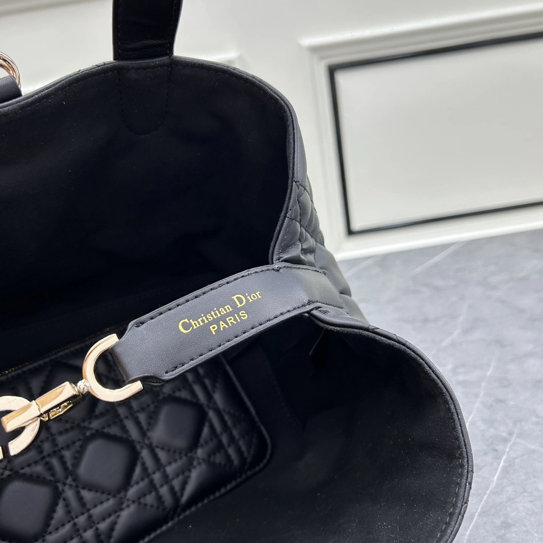 Christian Dior AAA Quality Handbags For Women Soft 3597