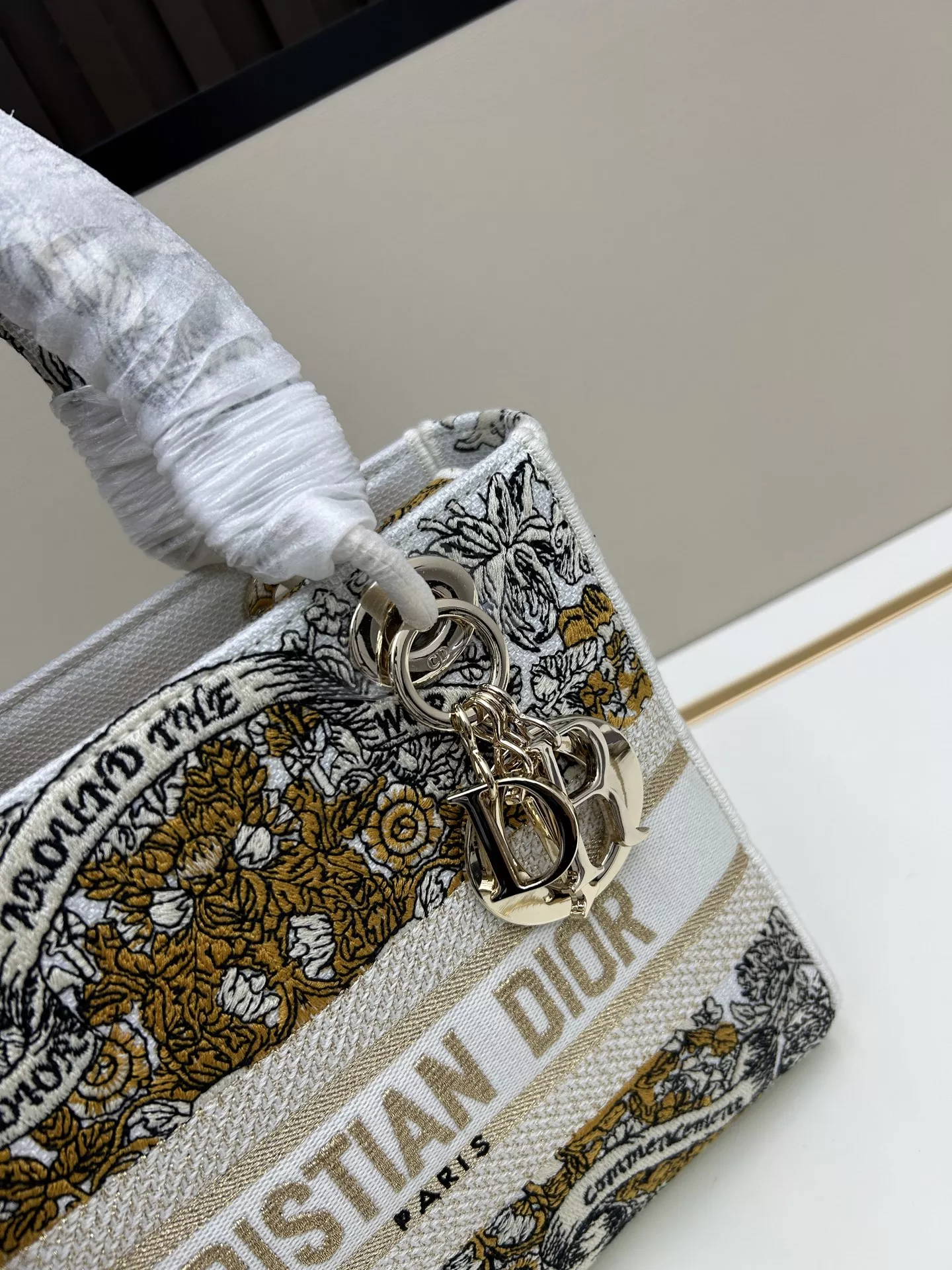 Christian Dior AAA Quality Handbags For Women Soft 5869