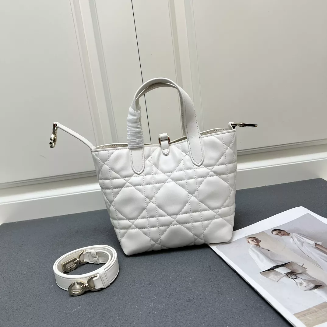 Christian Dior AAA Quality Handbags For Women Sophisticated 6391