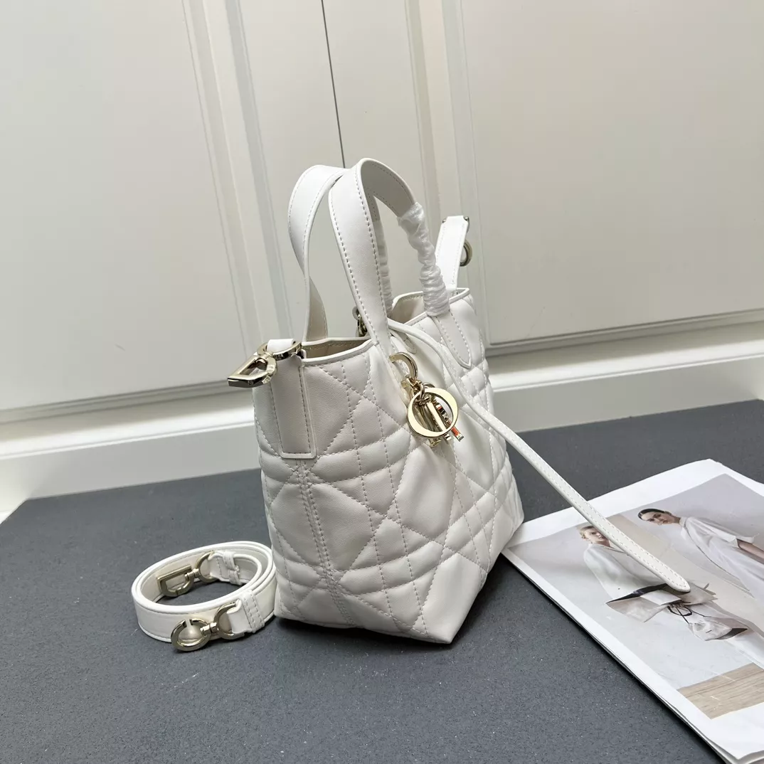 Christian Dior AAA Quality Handbags For Women Sophisticated 6391