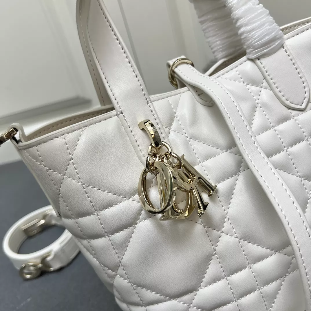 Christian Dior AAA Quality Handbags For Women Sophisticated 6391