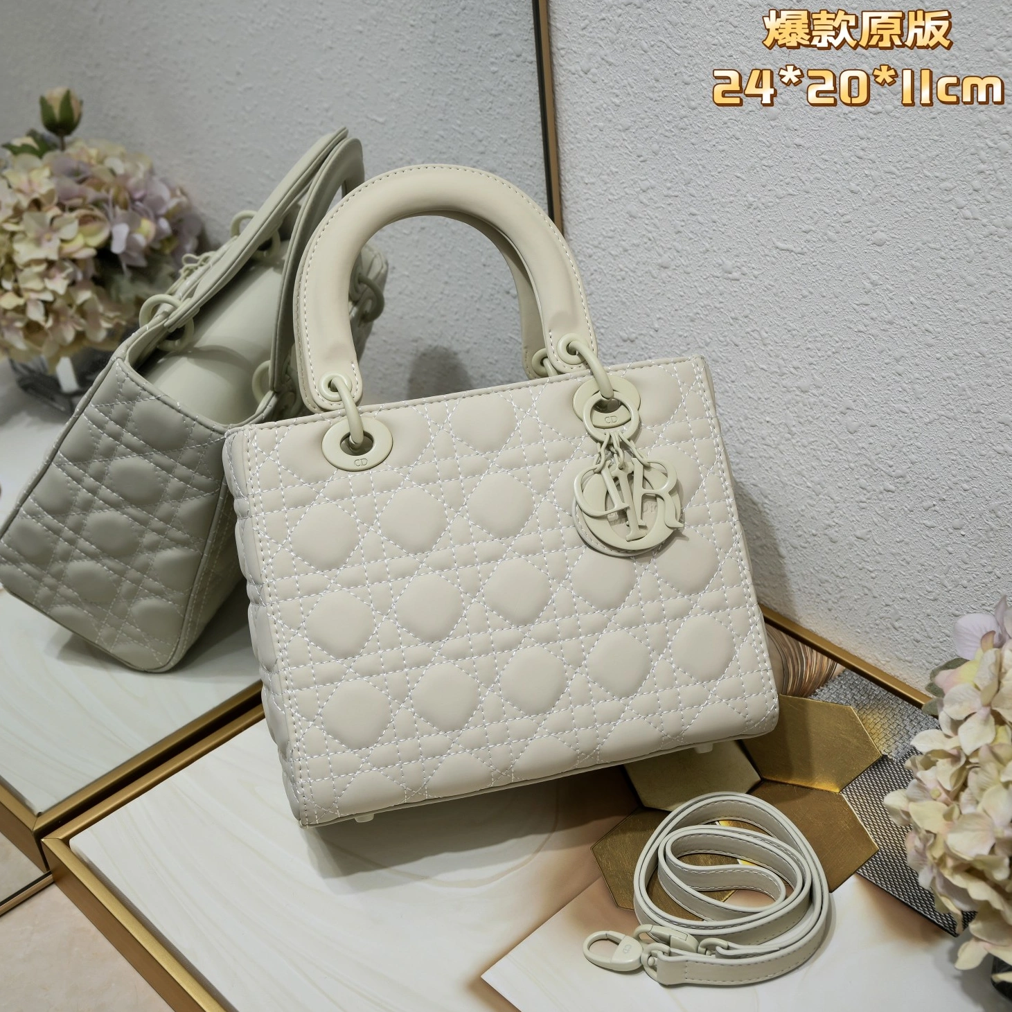 Christian Dior AAA Quality Handbags For Women Stylish 1150