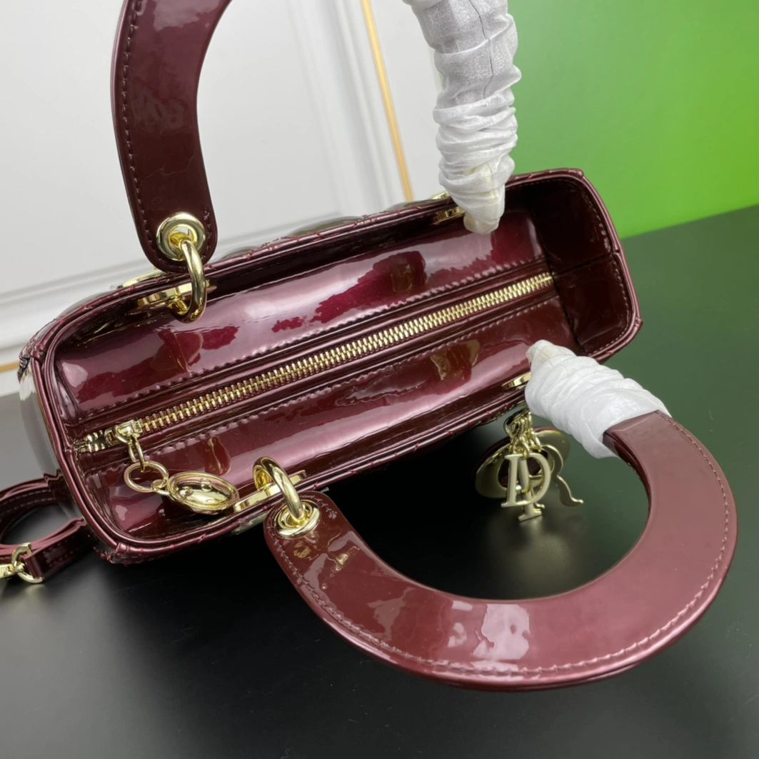Christian Dior AAA Quality Handbags For Women Timeless 8591
