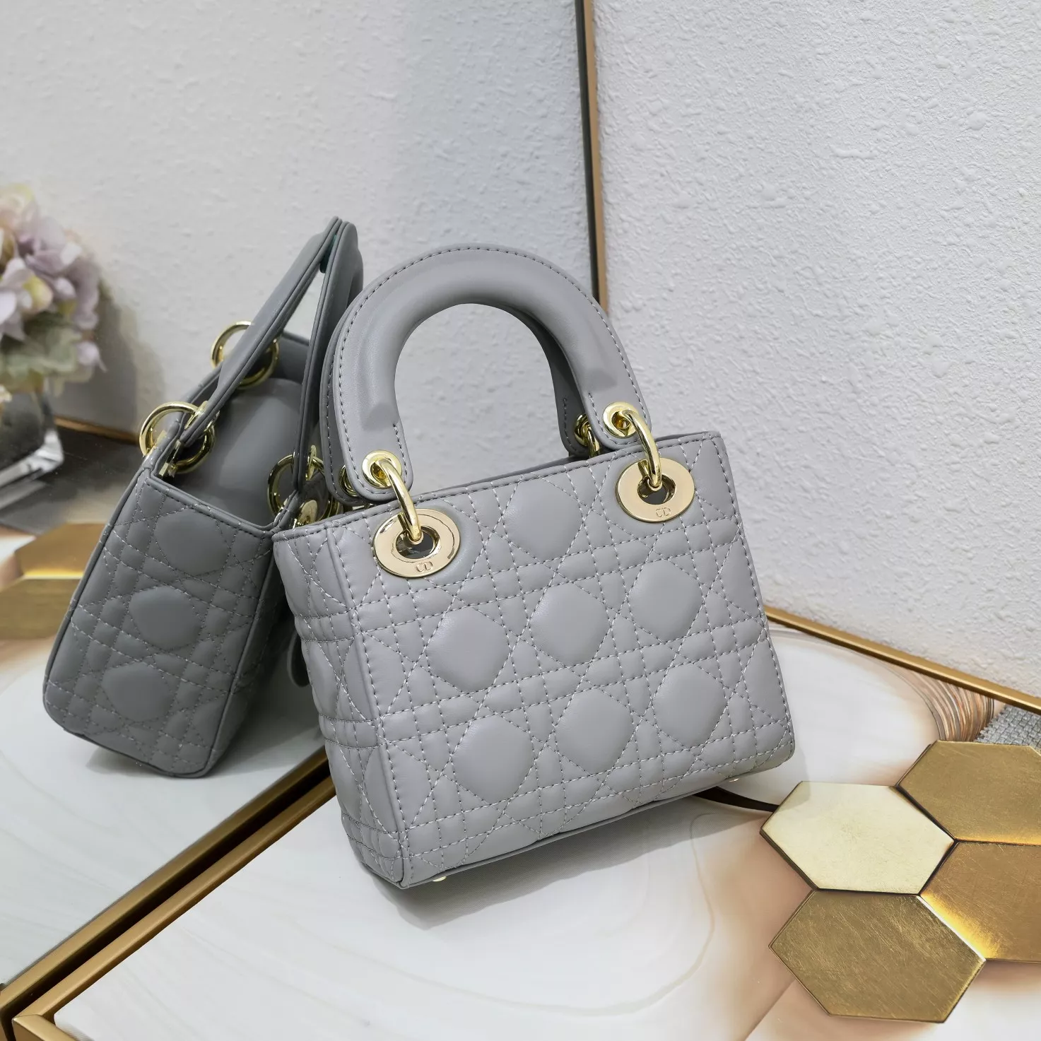 Christian Dior AAA Quality Handbags For Women Trendsetting 6084