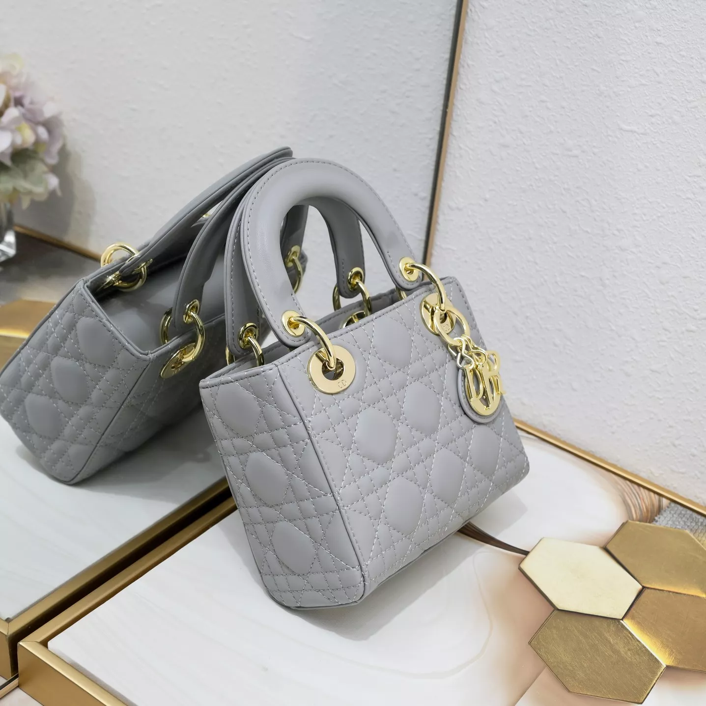 Christian Dior AAA Quality Handbags For Women Trendsetting 6084