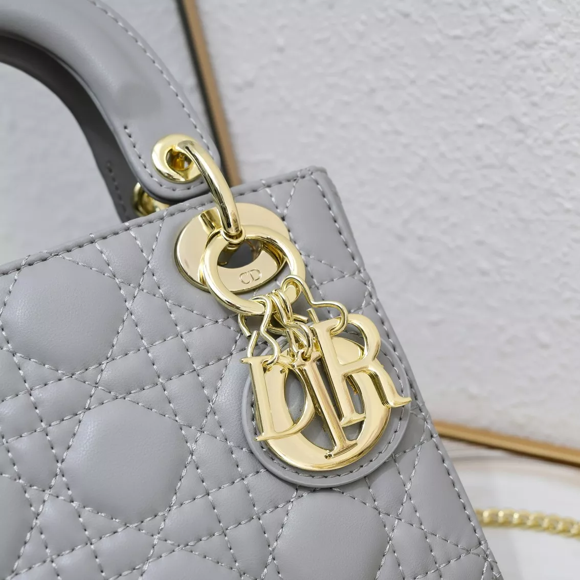 Christian Dior AAA Quality Handbags For Women Trendsetting 6084