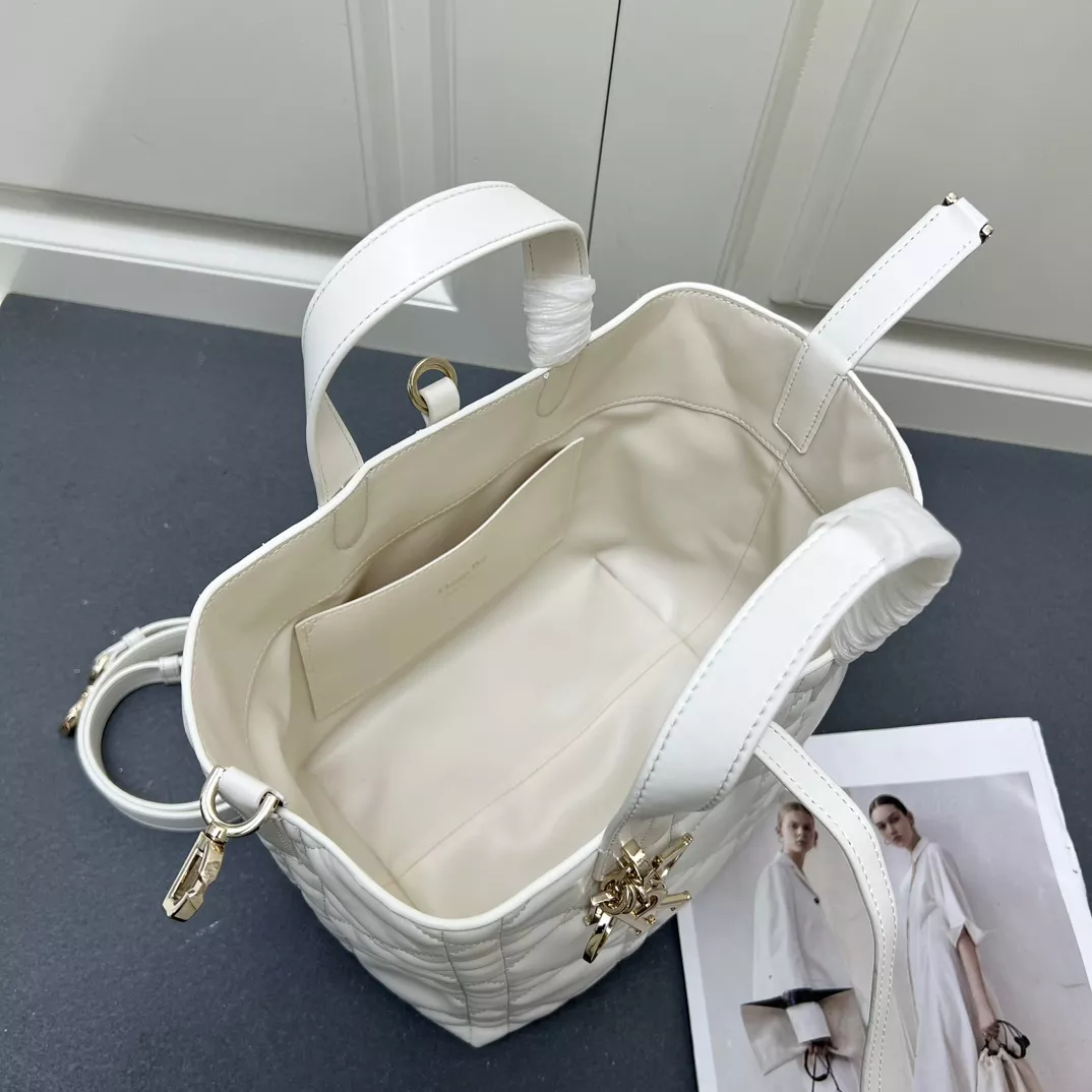 Christian Dior AAA Quality Handbags For Women Versatile 1196