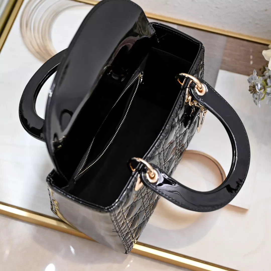 Christian Dior AAA Quality Handbags For Women Versatile 5533