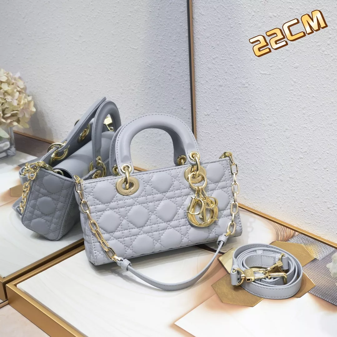 Christian Dior AAA Quality Handbags For Women Versatile 6526