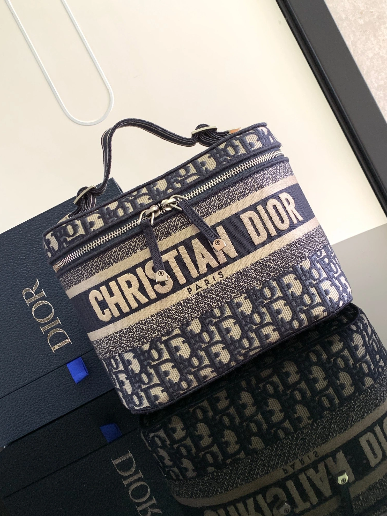 Christian Dior AAA Quality Handbags For Women Versatile 9030
