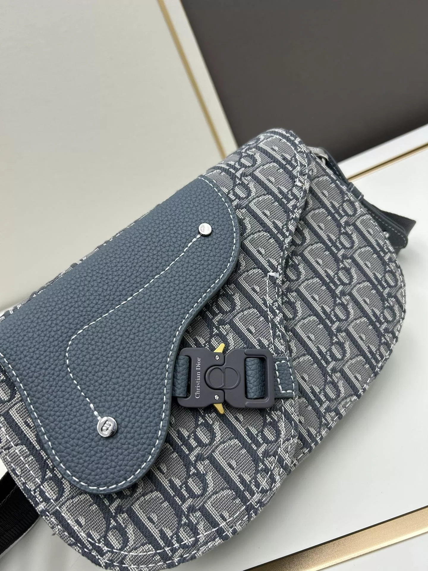 Christian Dior AAA Quality Messenger Bags For Unisex AllSeason 5576