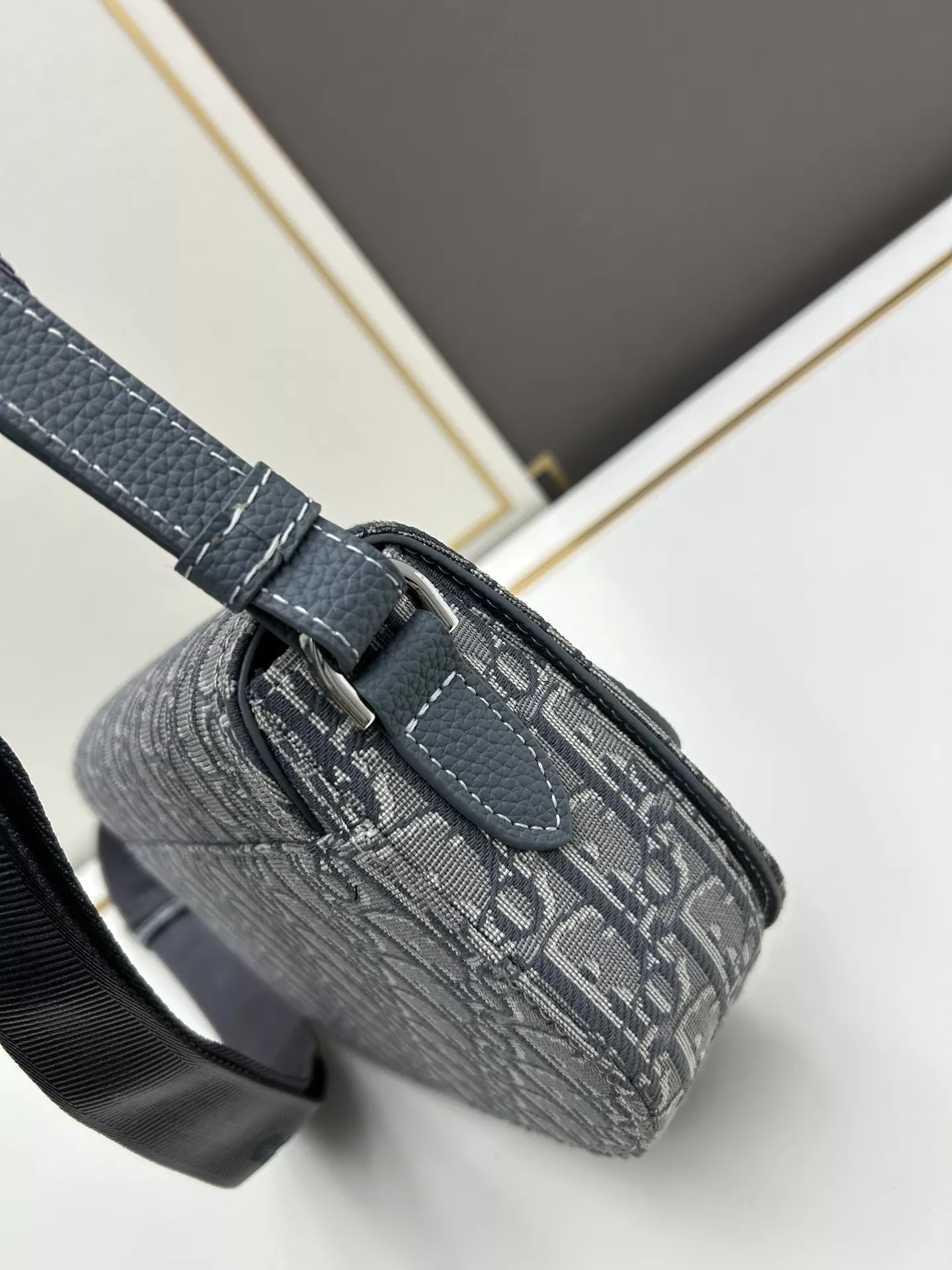 Christian Dior AAA Quality Messenger Bags For Unisex AllSeason 5576