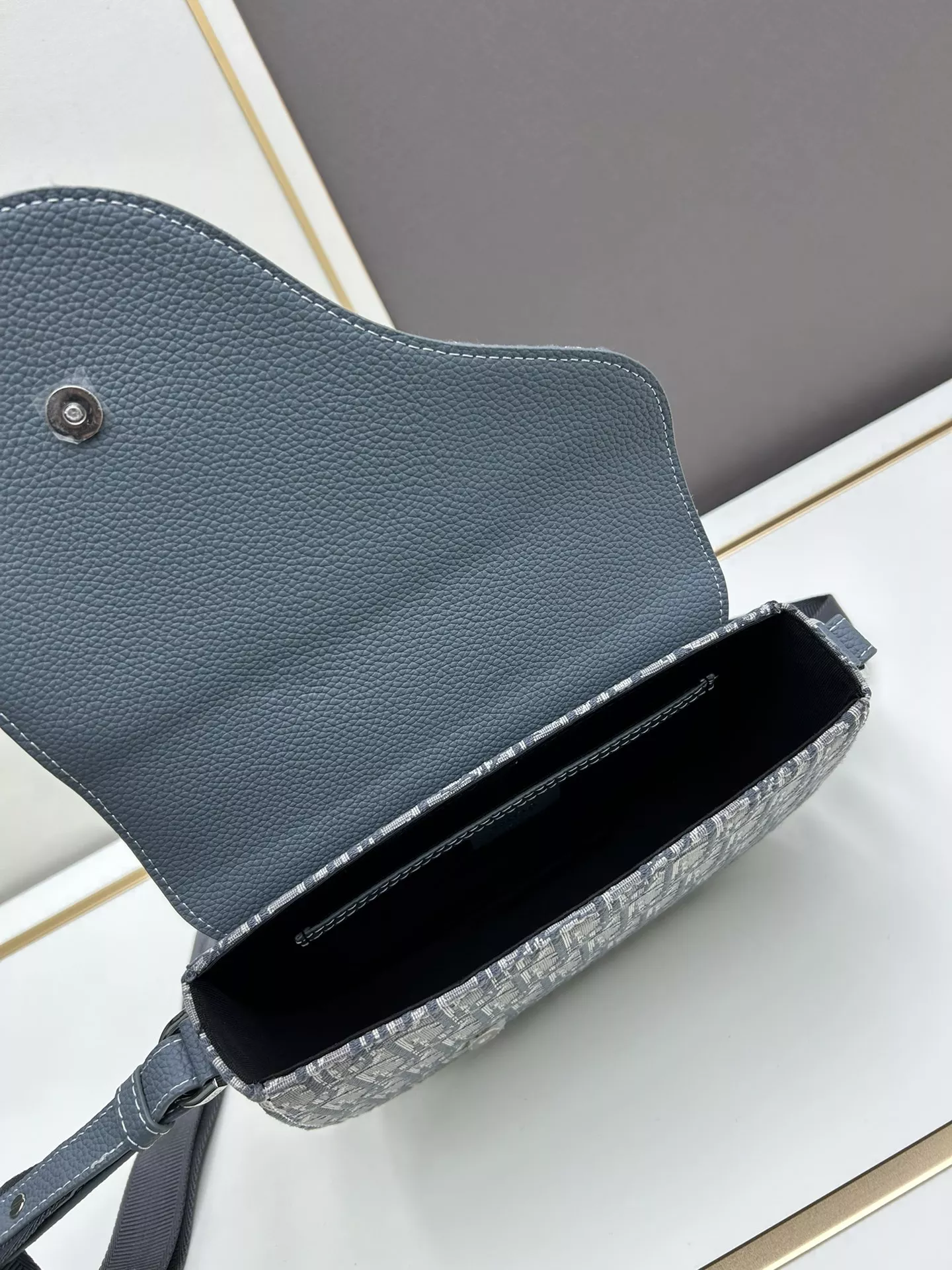 Christian Dior AAA Quality Messenger Bags For Unisex AllSeason 5576