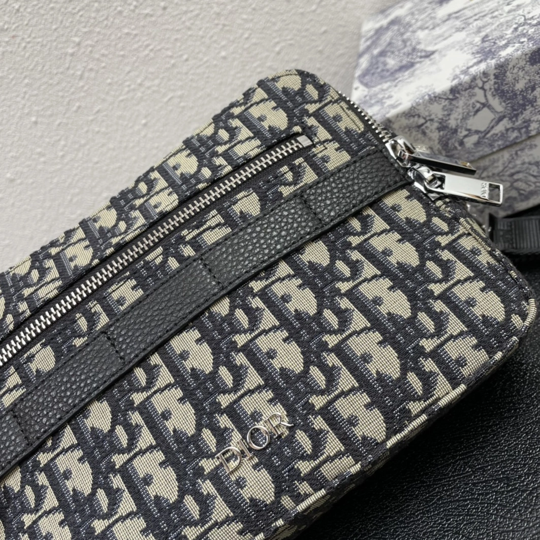 Christian Dior AAA Quality Messenger Bags For Unisex Bold 9729