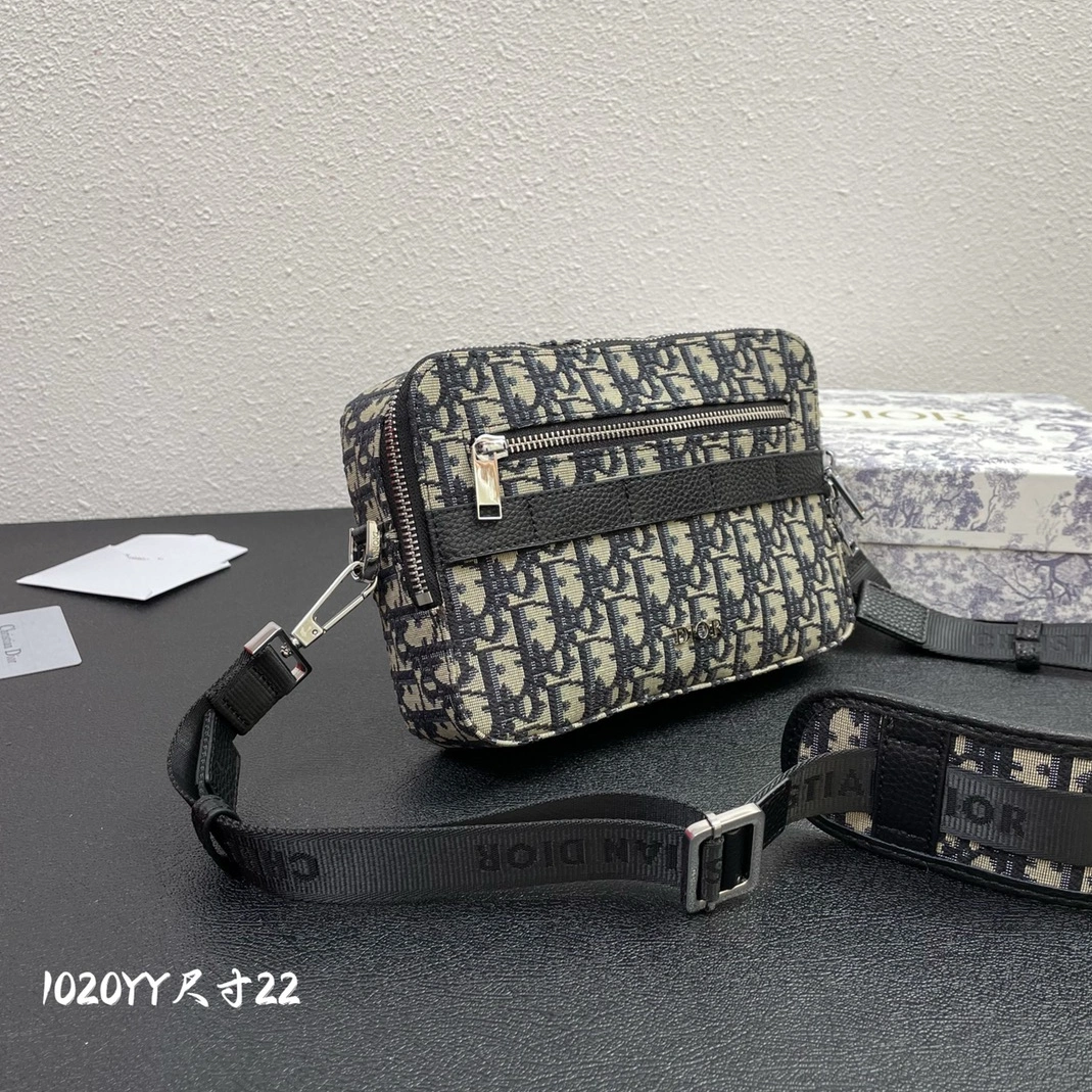 Christian Dior AAA Quality Messenger Bags For Unisex Bold 9729