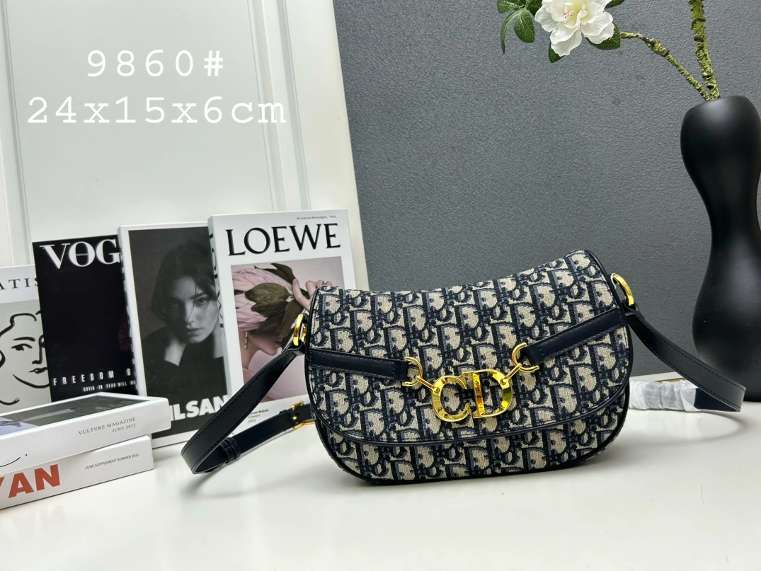 Christian Dior AAA Quality Messenger Bags For Unisex Breathable 3084