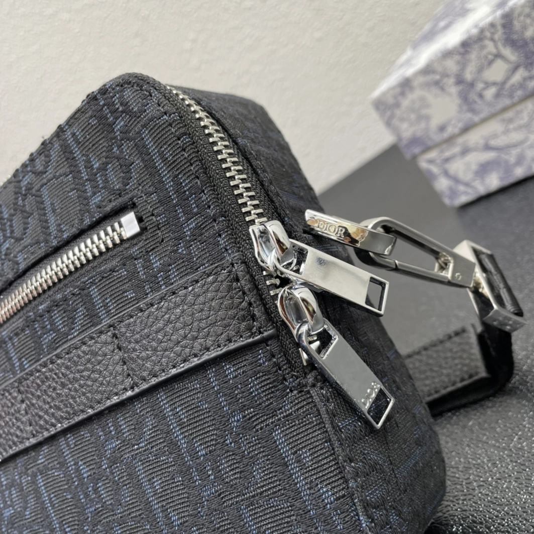 Christian Dior AAA Quality Messenger Bags For Unisex Compact 7903