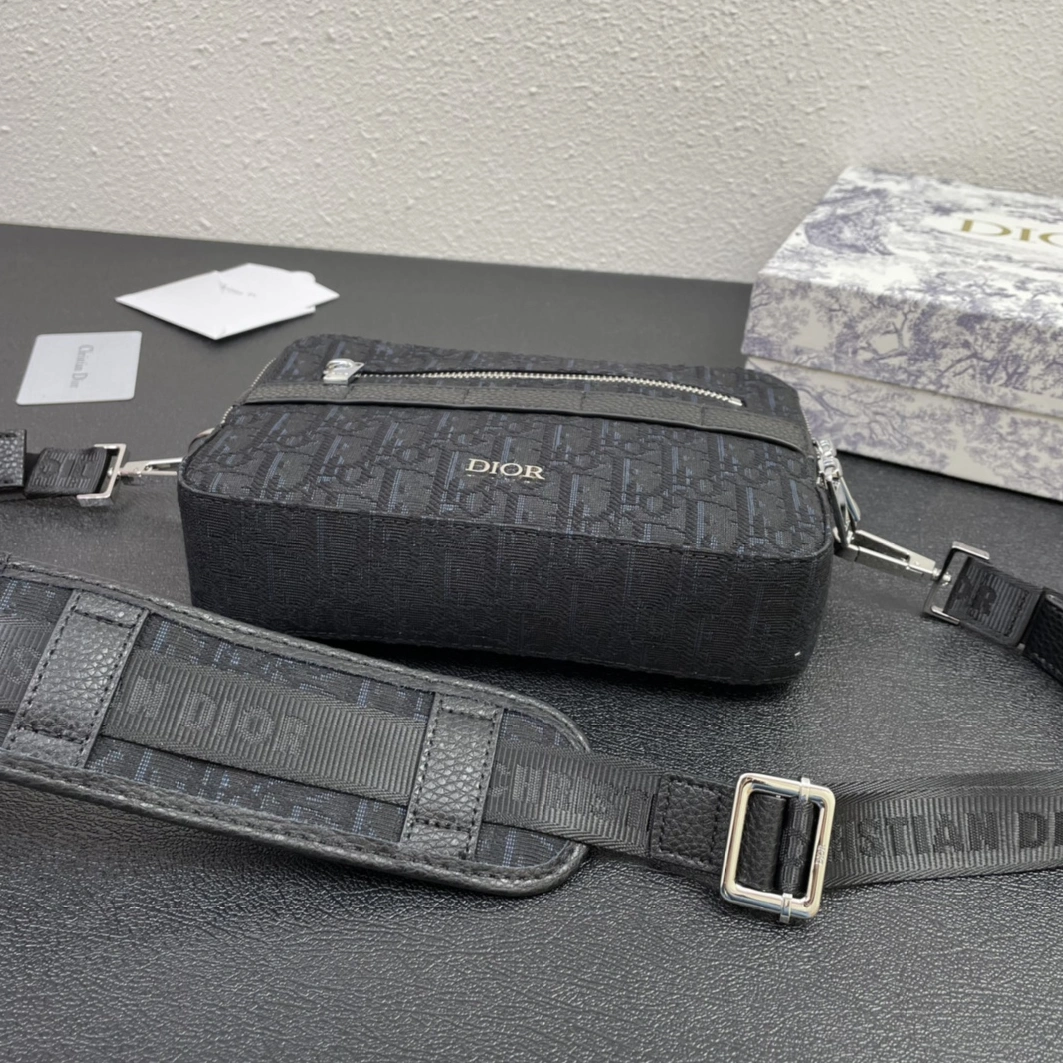 Christian Dior AAA Quality Messenger Bags For Unisex Compact 7903