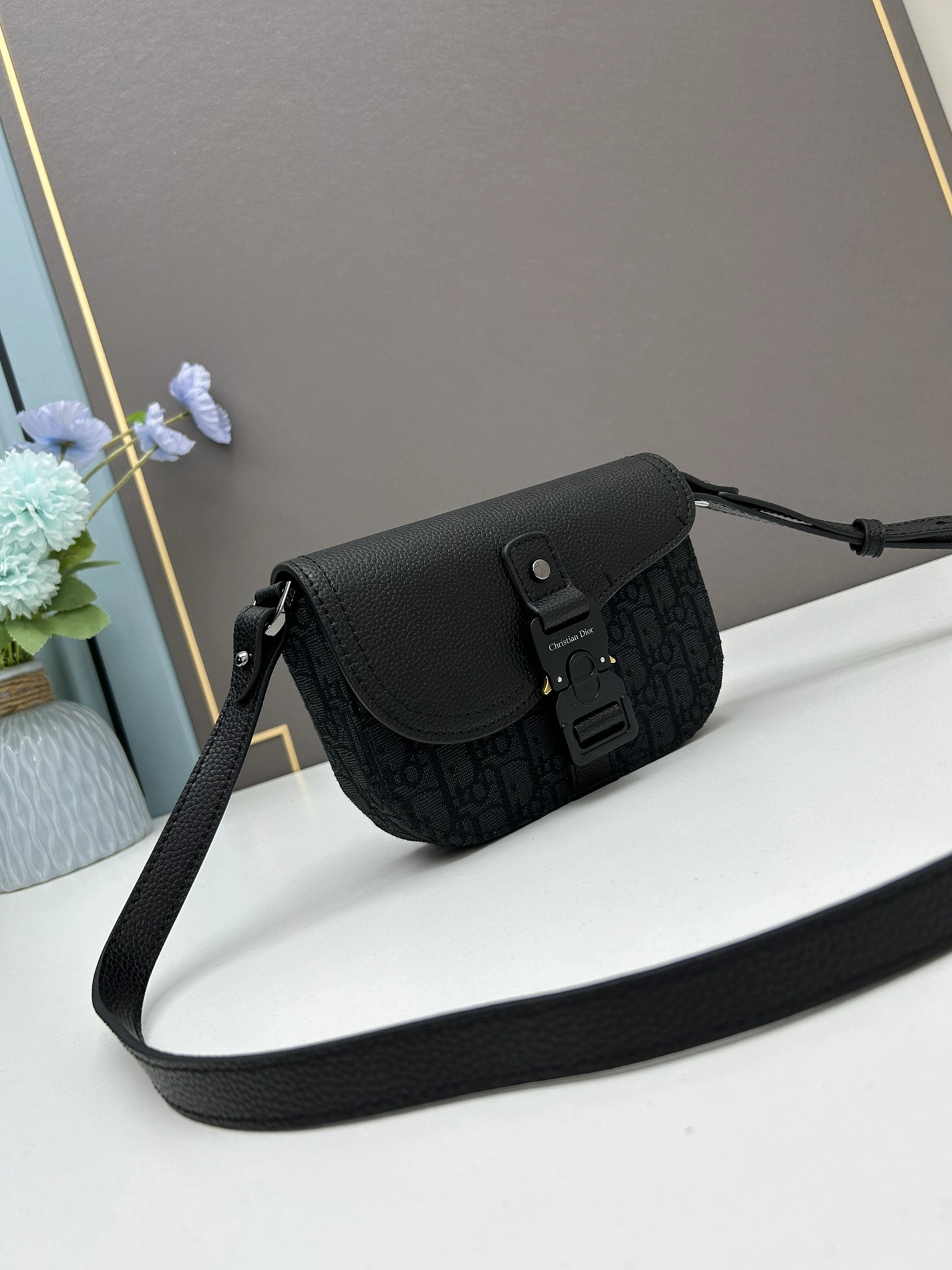 Christian Dior AAA Quality Messenger Bags For Unisex Elegant 2625