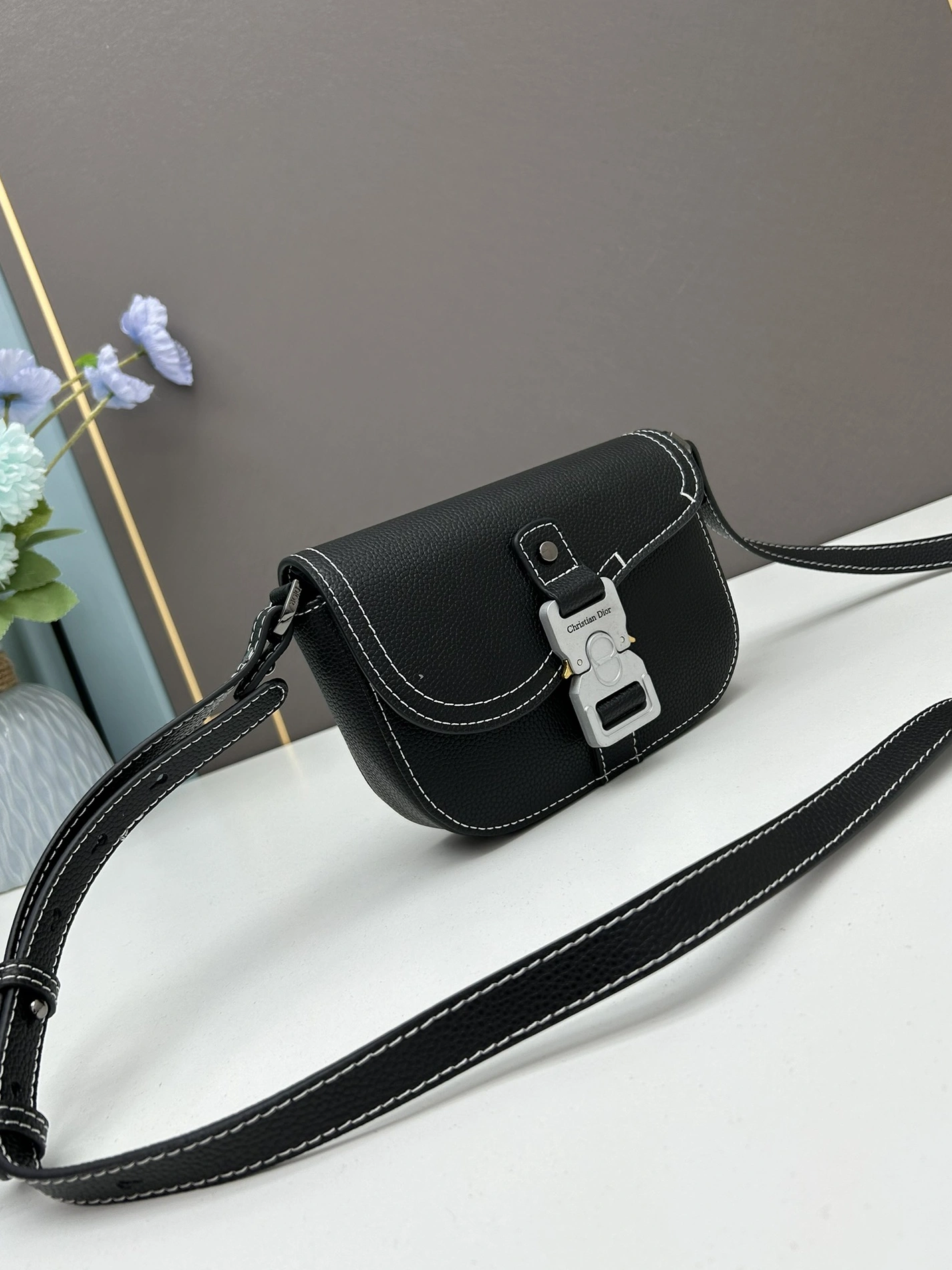 Christian Dior AAA Quality Messenger Bags For Unisex Elegant 8064
