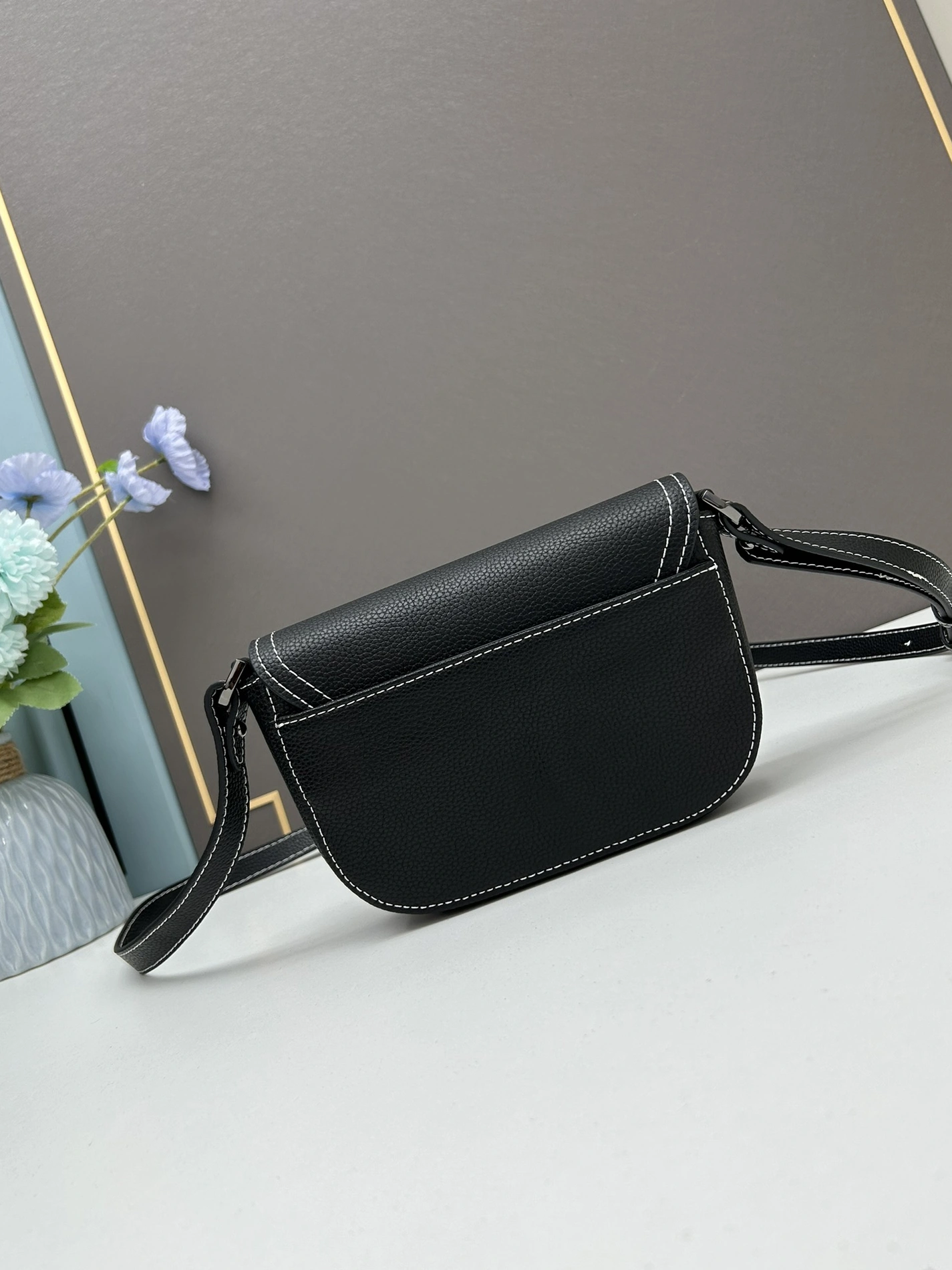 Christian Dior AAA Quality Messenger Bags For Unisex Elegant 8064