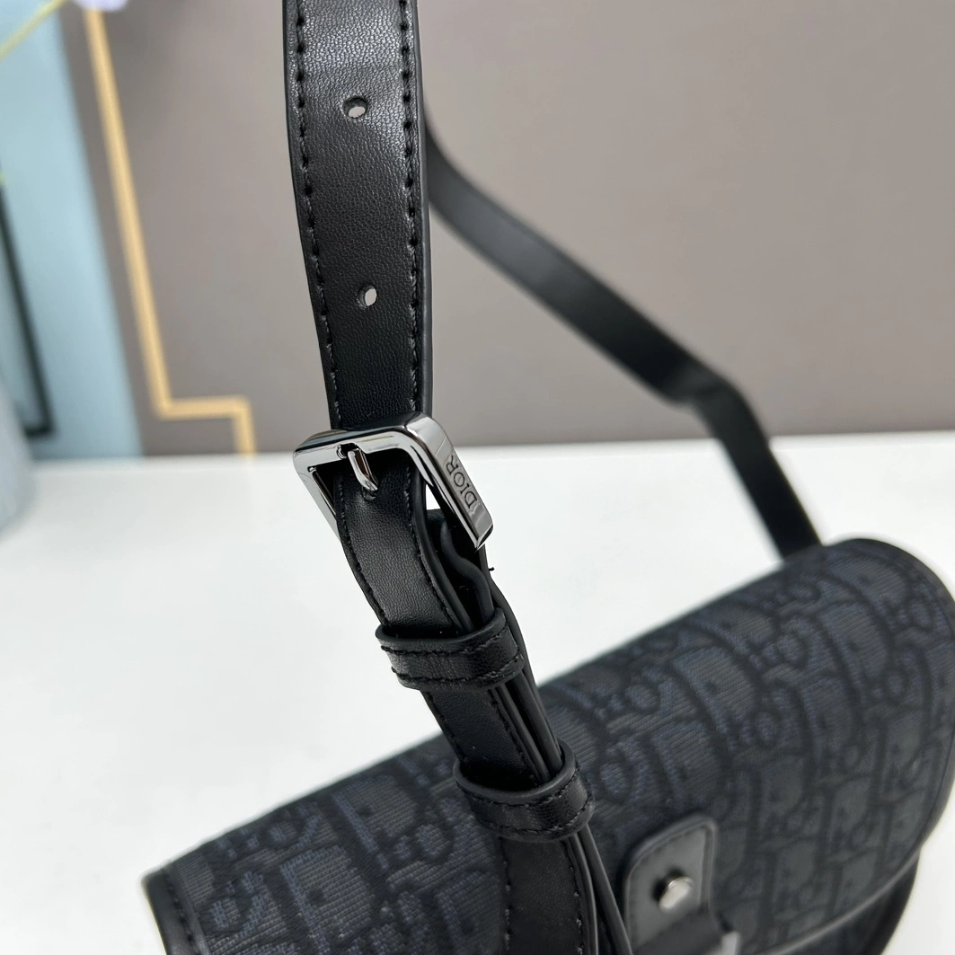 Christian Dior AAA Quality Messenger Bags For Unisex Functional 9397