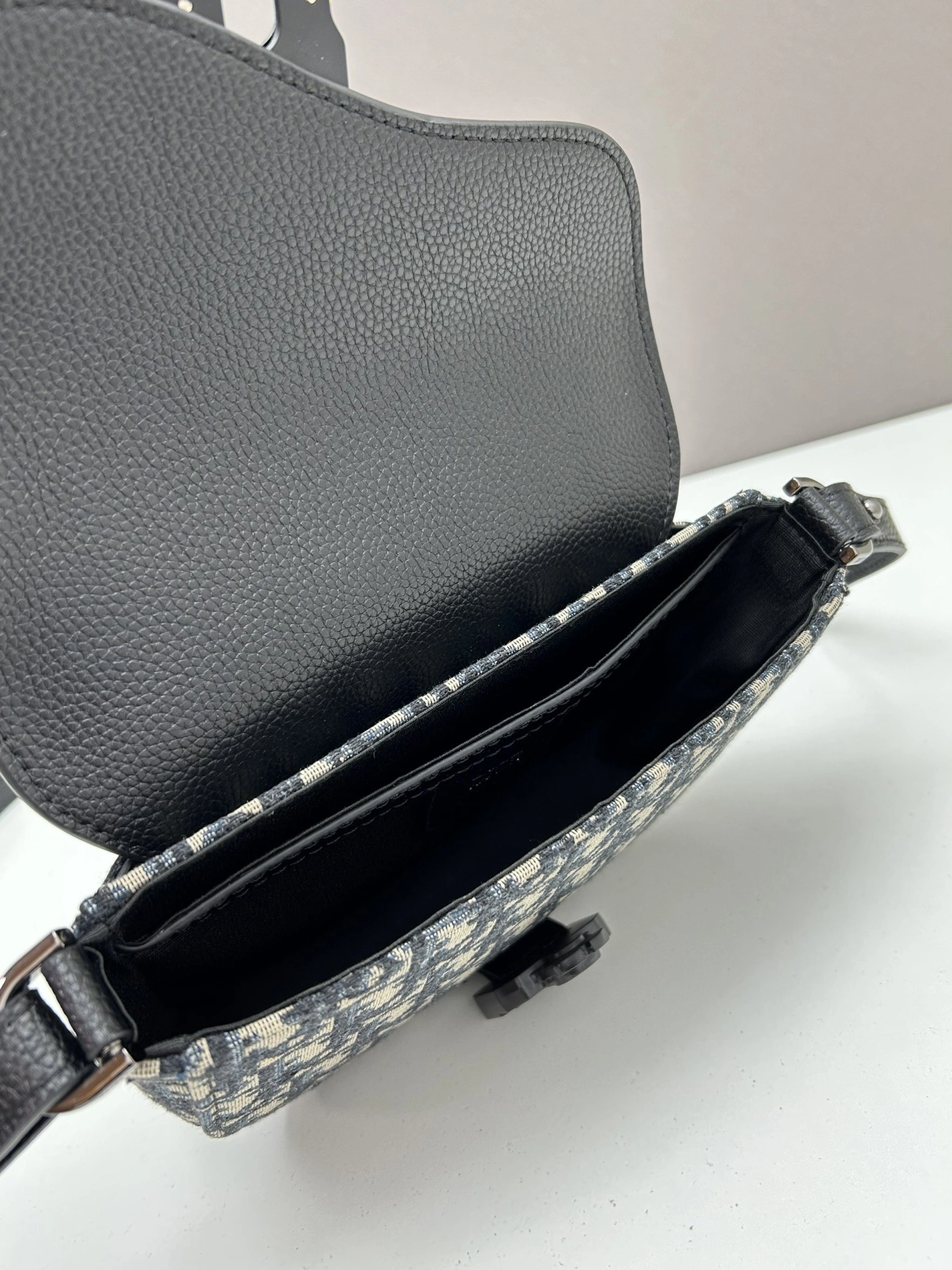 Christian Dior AAA Quality Messenger Bags For Unisex GoAnywhere 2897