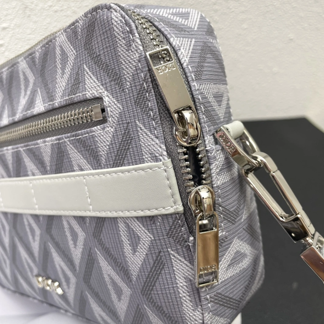 Christian Dior AAA Quality Messenger Bags For Unisex Popular 1048
