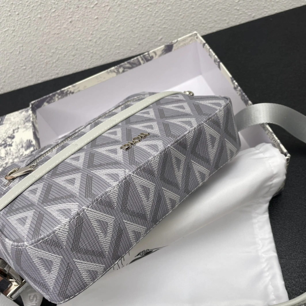 Christian Dior AAA Quality Messenger Bags For Unisex Popular 1048
