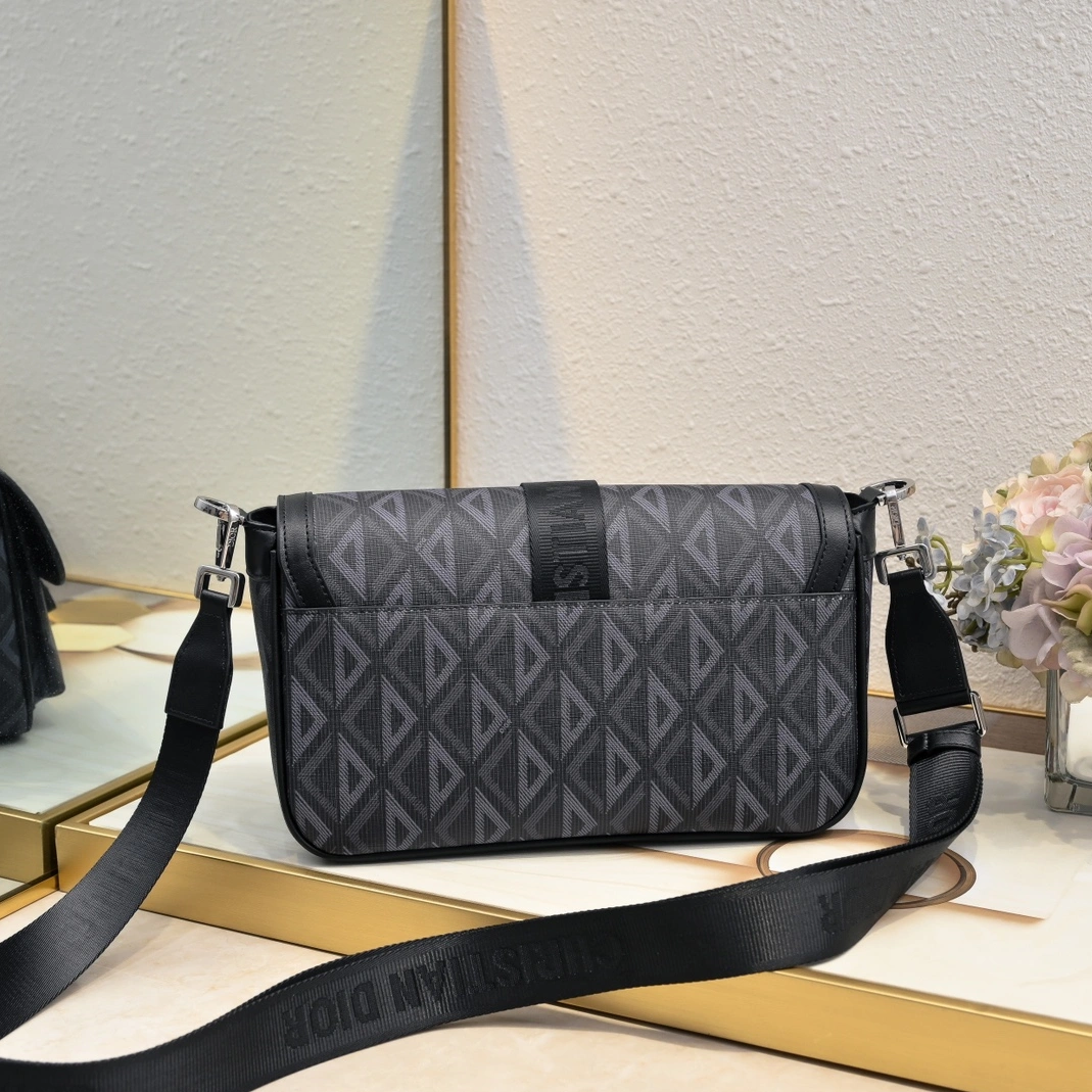Christian Dior AAA Quality Messenger Bags For Unisex Resilient 9522