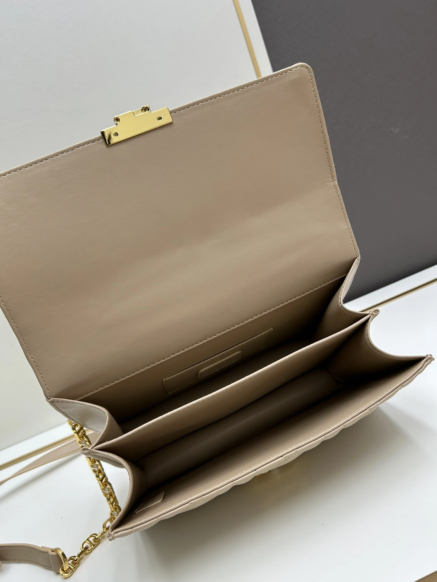 Christian Dior AAA Quality Messenger Bags For Women Affordable 4809