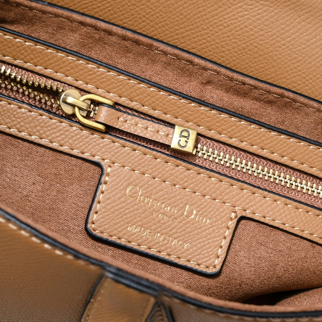 Christian Dior AAA Quality Messenger Bags For Women Bold 7437