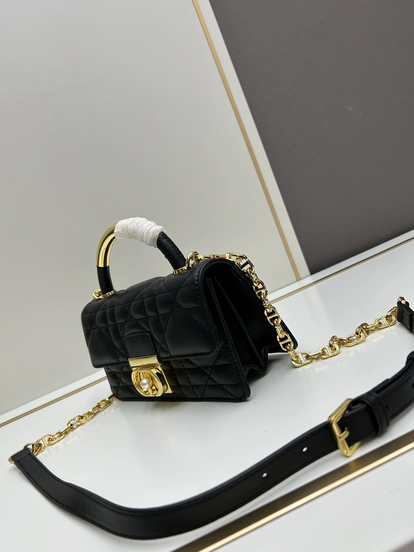 Christian Dior AAA Quality Messenger Bags For Women Bold 9850