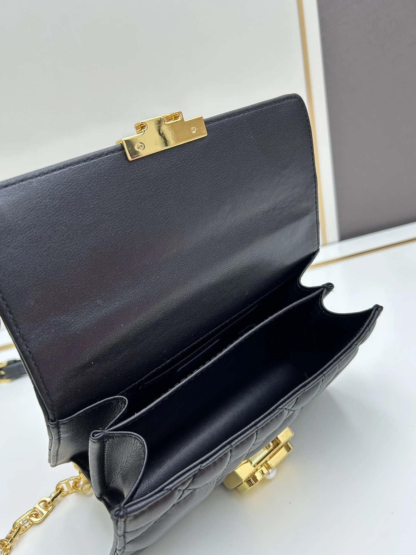 Christian Dior AAA Quality Messenger Bags For Women Bold 9850