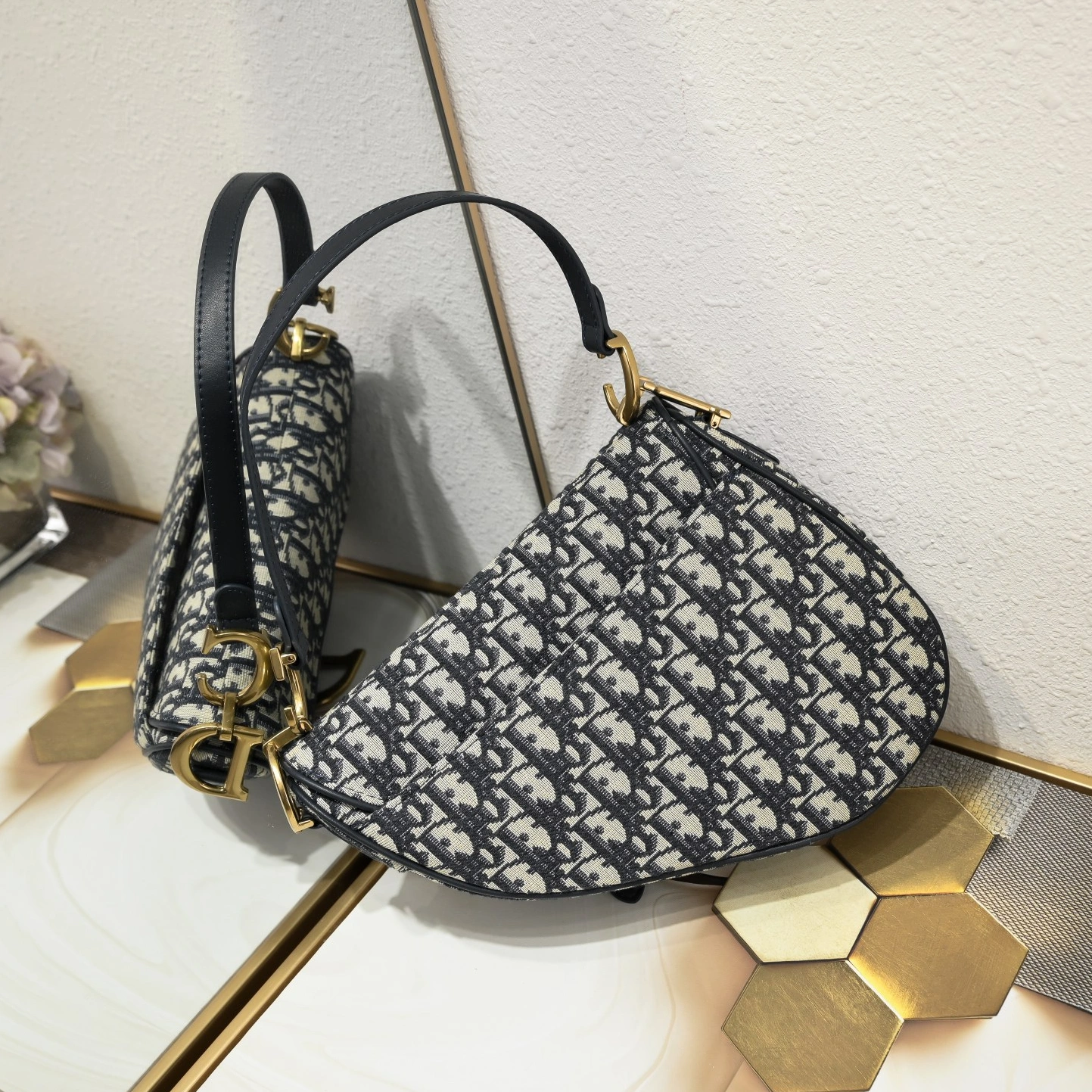Christian Dior AAA Quality Messenger Bags For Women Breathable 3636