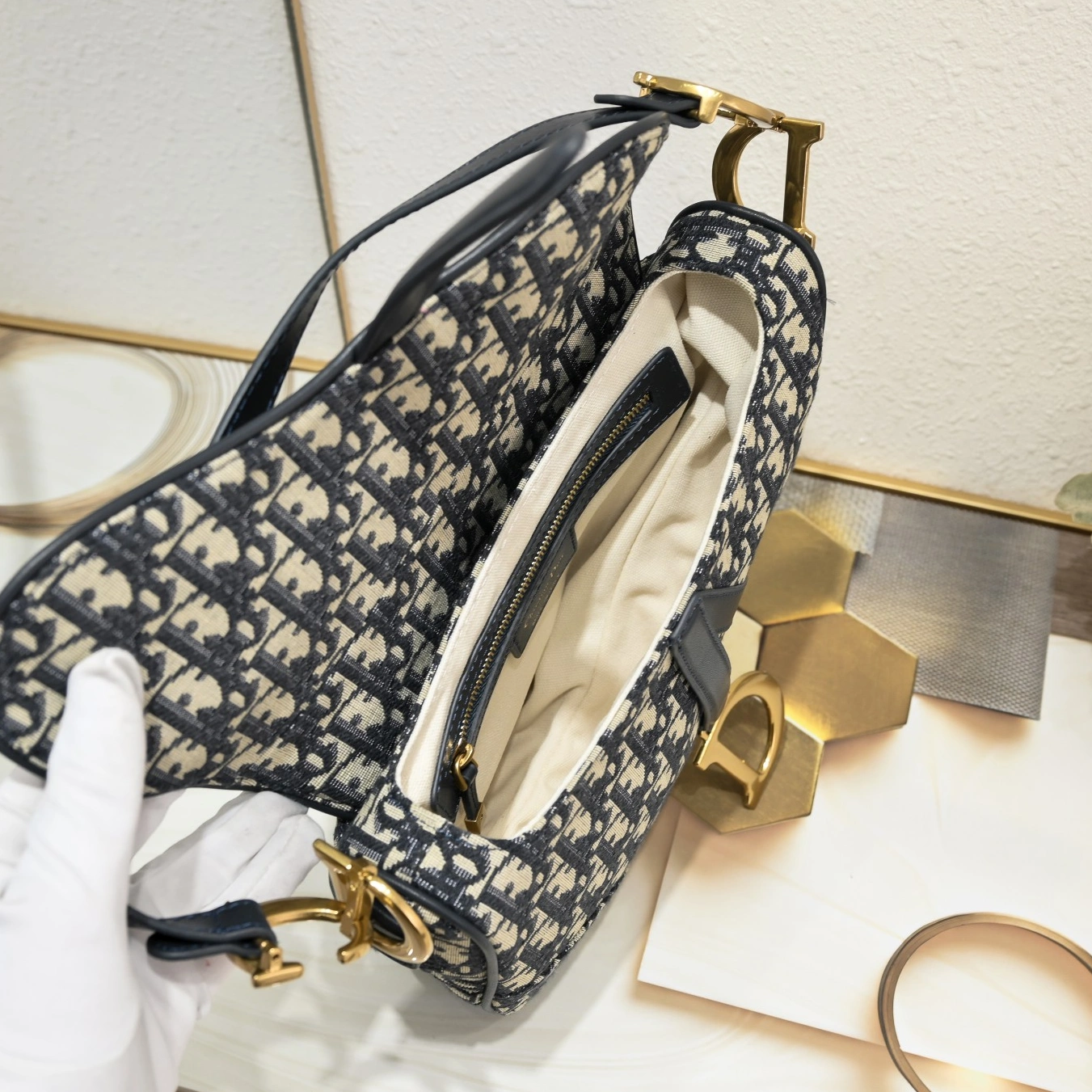 Christian Dior AAA Quality Messenger Bags For Women Breathable 3636