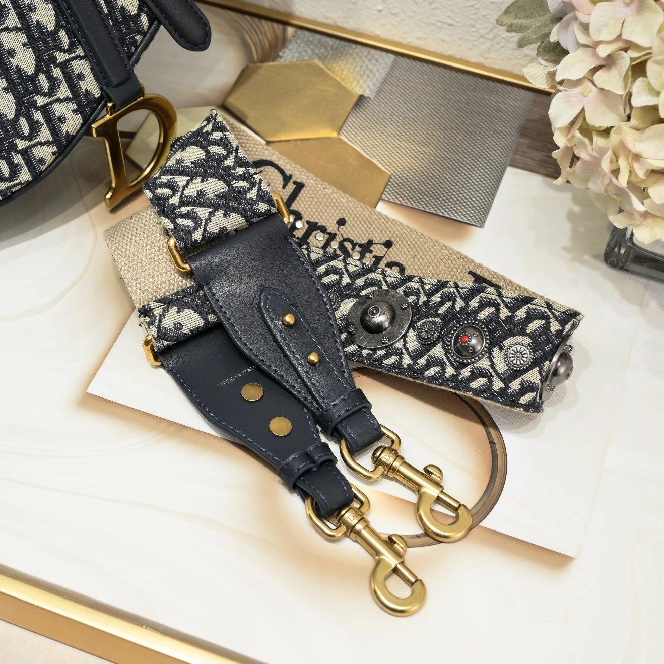 Christian Dior AAA Quality Messenger Bags For Women Breathable 3636