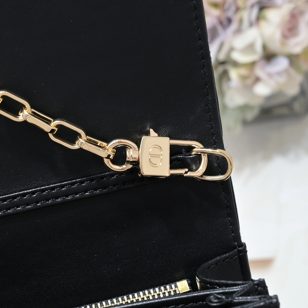 Christian Dior AAA Quality Messenger Bags For Women Breathable 8655