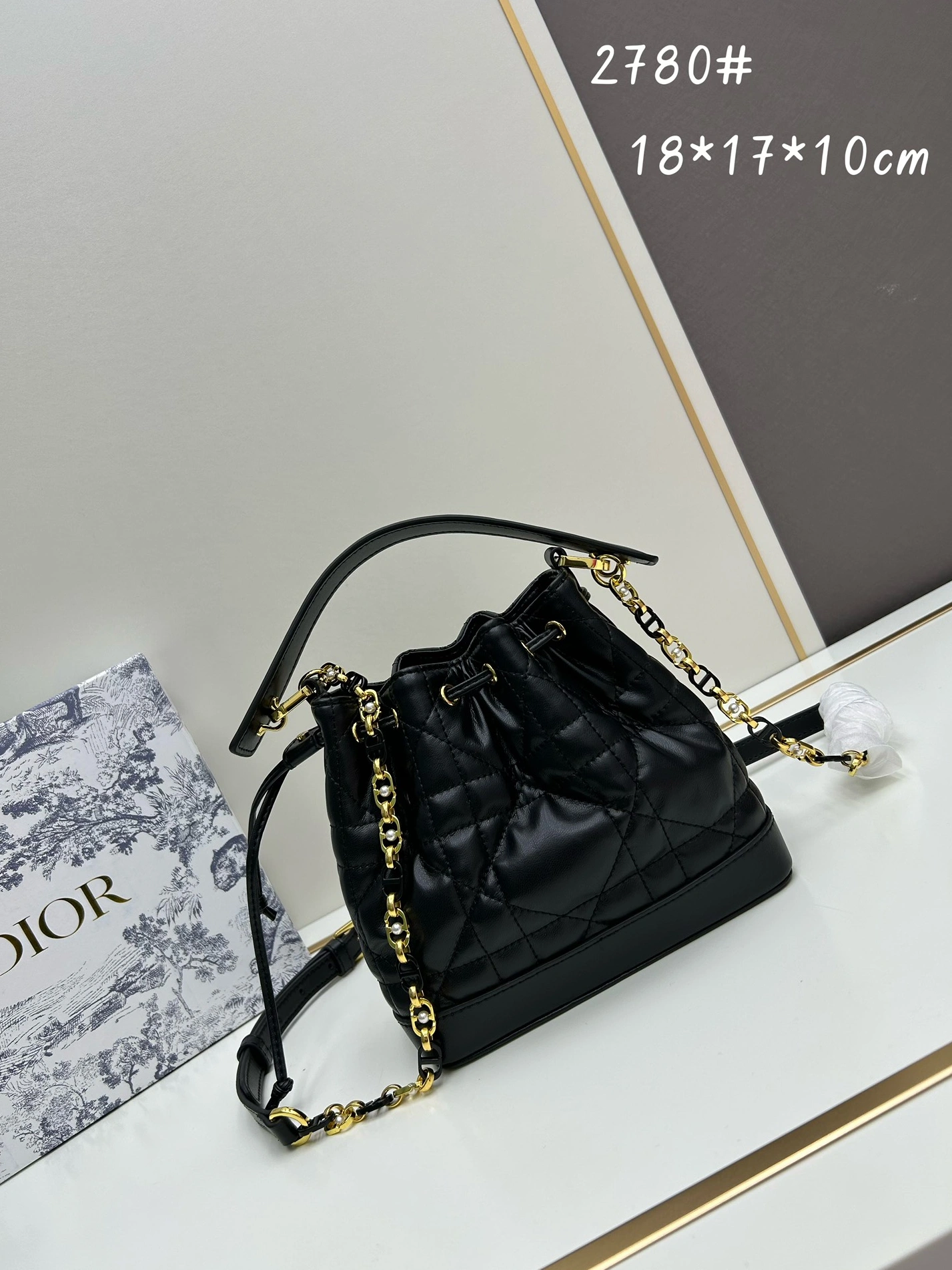 Christian Dior AAA Quality Messenger Bags For Women Bright 5383