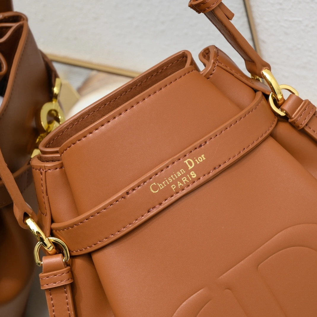 Christian Dior AAA Quality Messenger Bags For Women Comfortable 1520