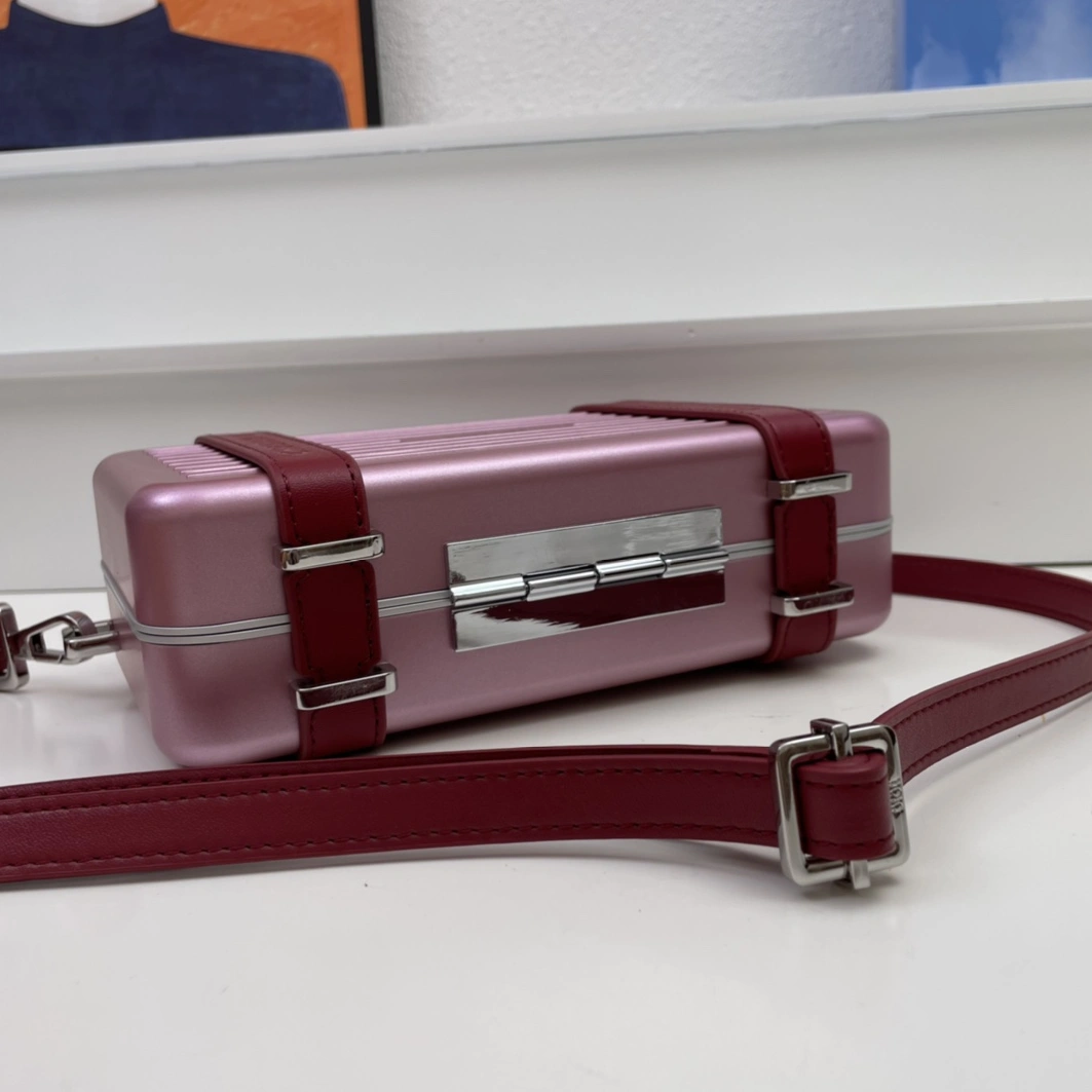 Christian Dior AAA Quality Messenger Bags For Women Cozy 2433