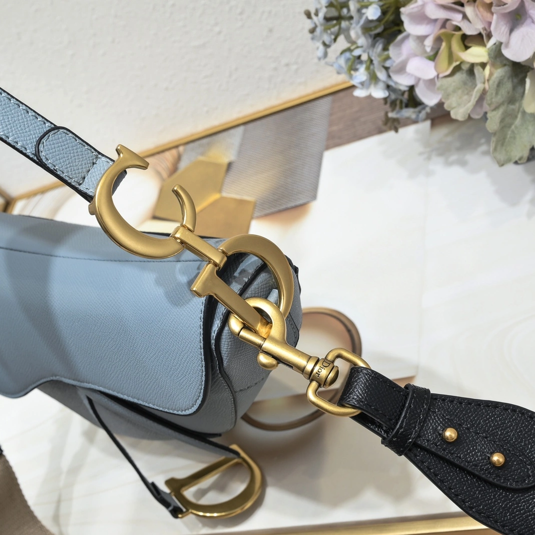 Christian Dior AAA Quality Messenger Bags For Women Cozy 8897
