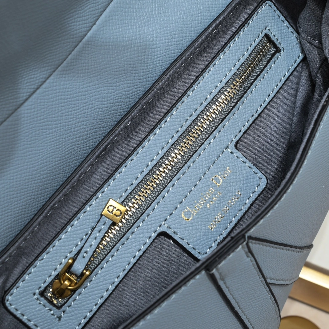 Christian Dior AAA Quality Messenger Bags For Women Cozy 8897