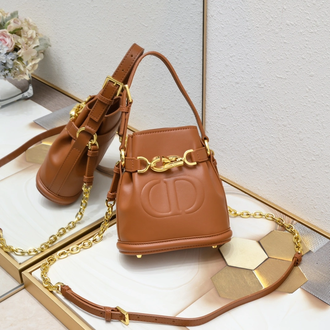 Christian Dior AAA Quality Messenger Bags For Women Cozy 8934