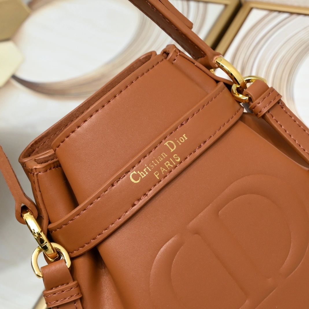 Christian Dior AAA Quality Messenger Bags For Women Cozy 8934