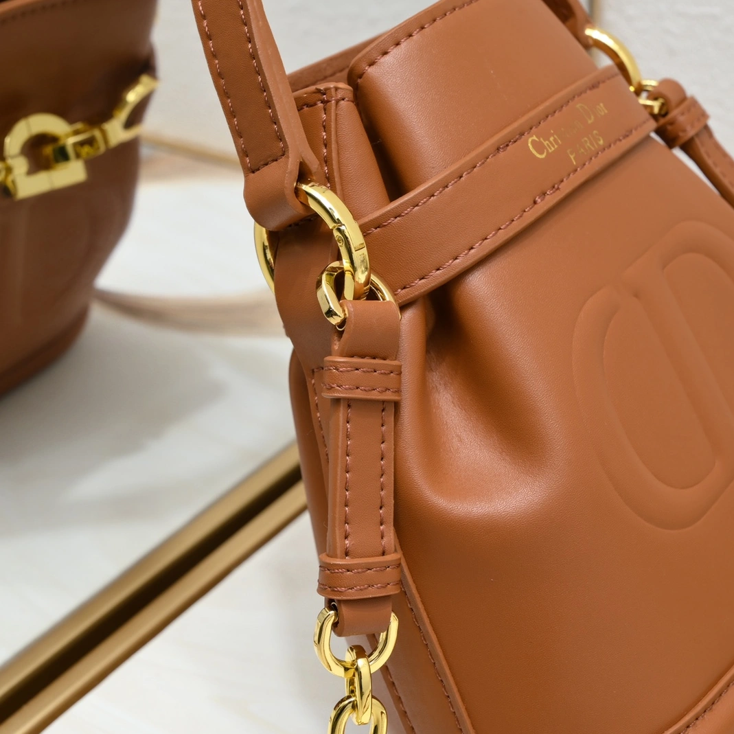 Christian Dior AAA Quality Messenger Bags For Women Cozy 8934
