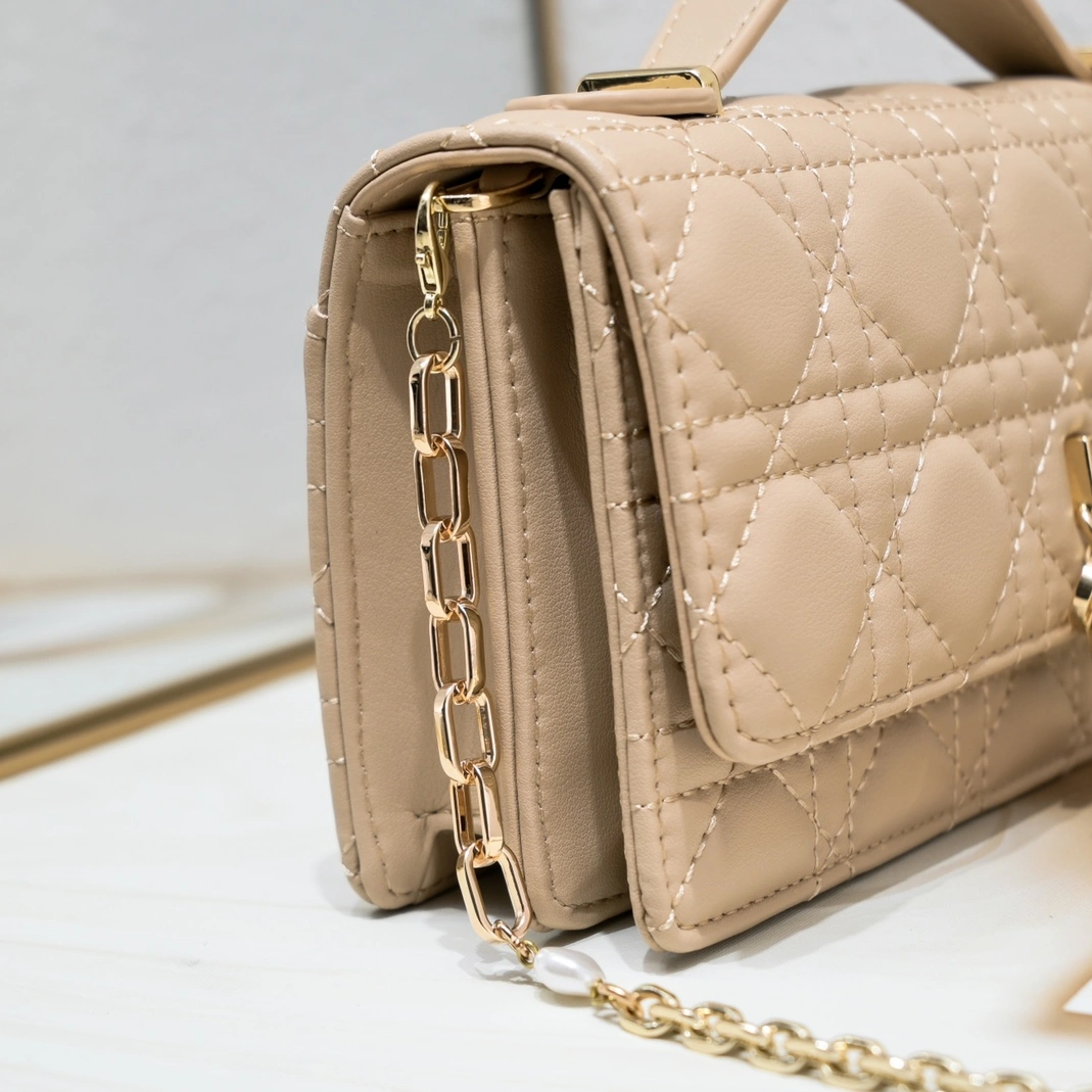 Christian Dior AAA Quality Messenger Bags For Women Durable 1846