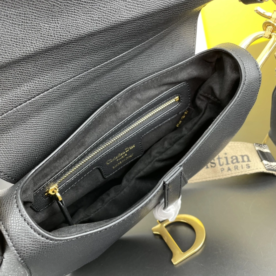 Christian Dior AAA Quality Messenger Bags For Women Durable 5404