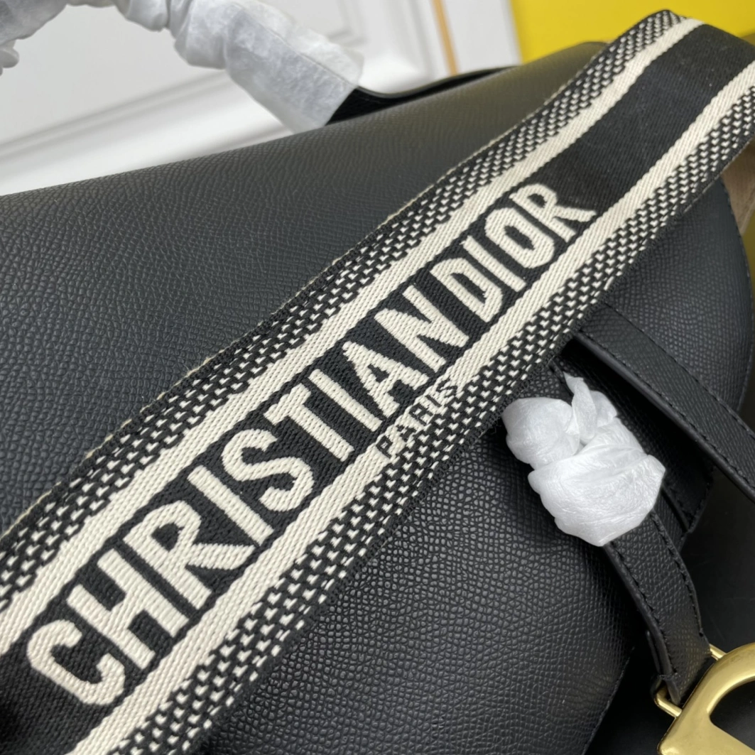 Christian Dior AAA Quality Messenger Bags For Women Durable 5404