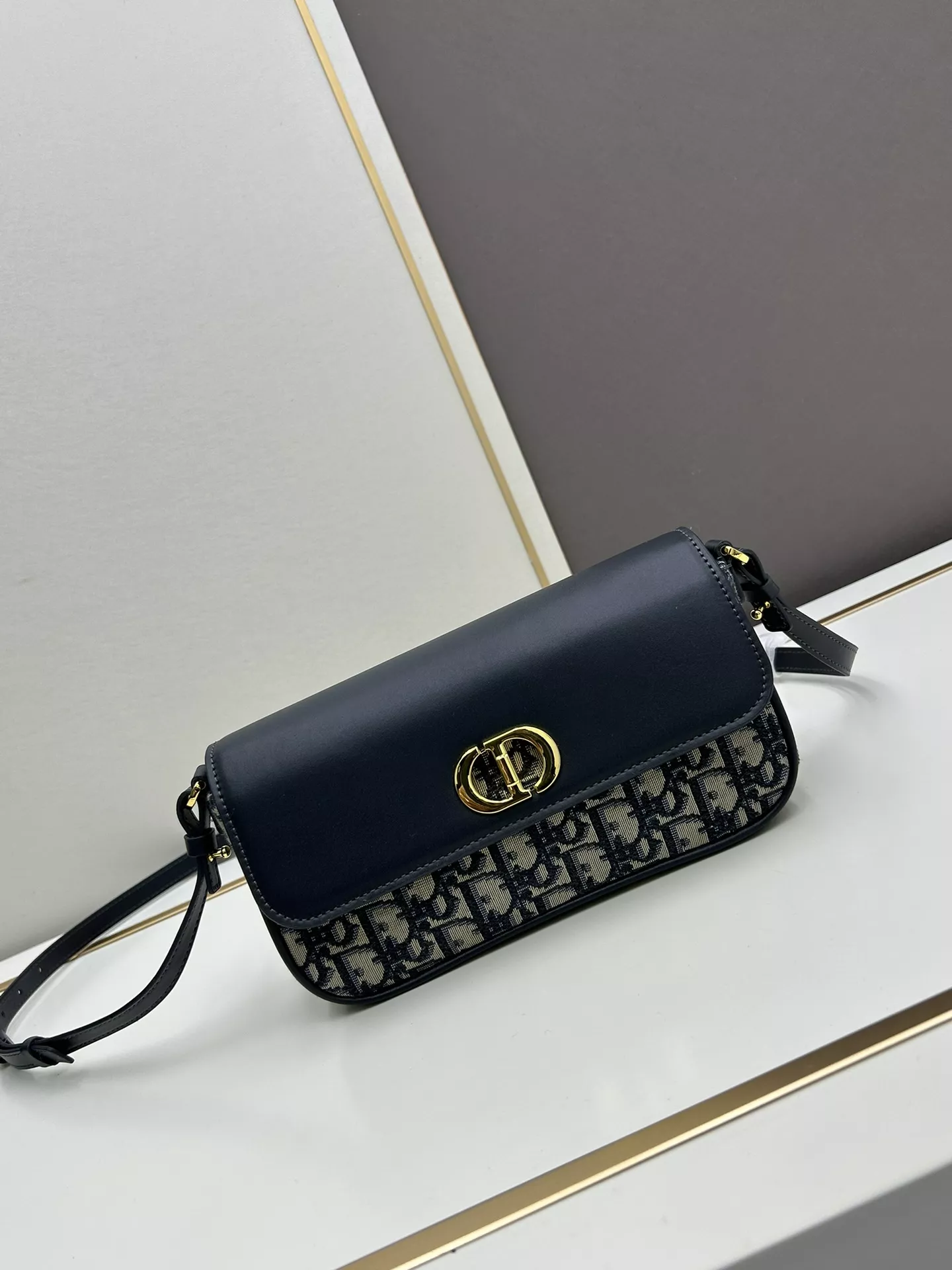 Christian Dior AAA Quality Messenger Bags For Women Elegant 1110